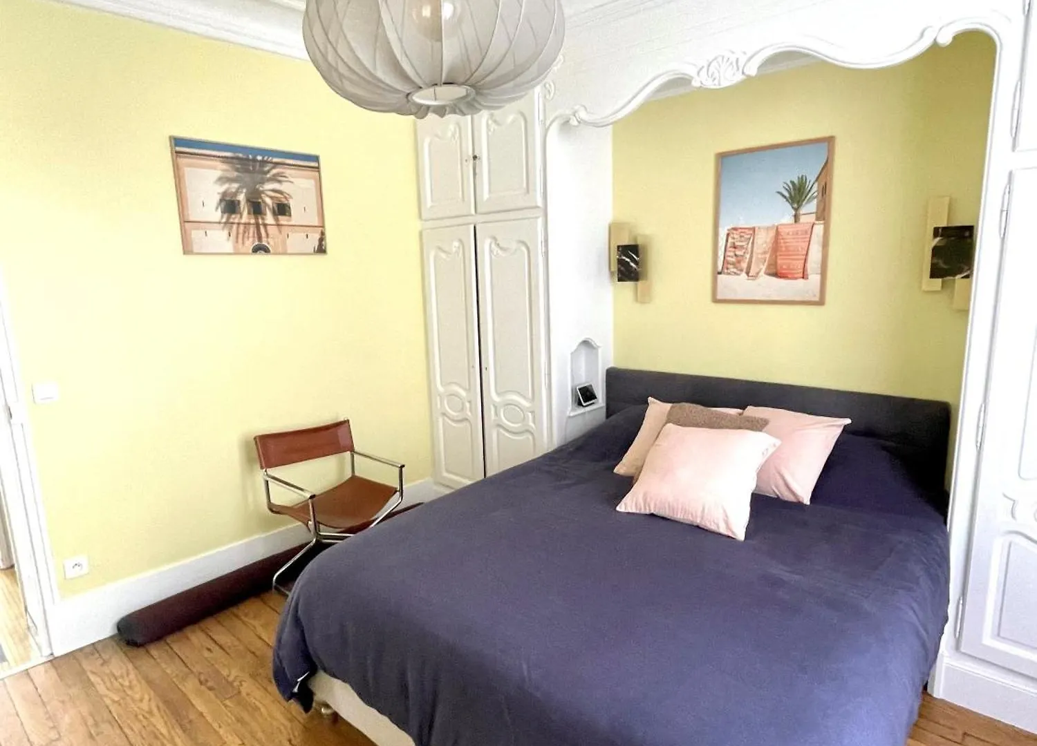 Apartment Spatious Charming Parisian Flat