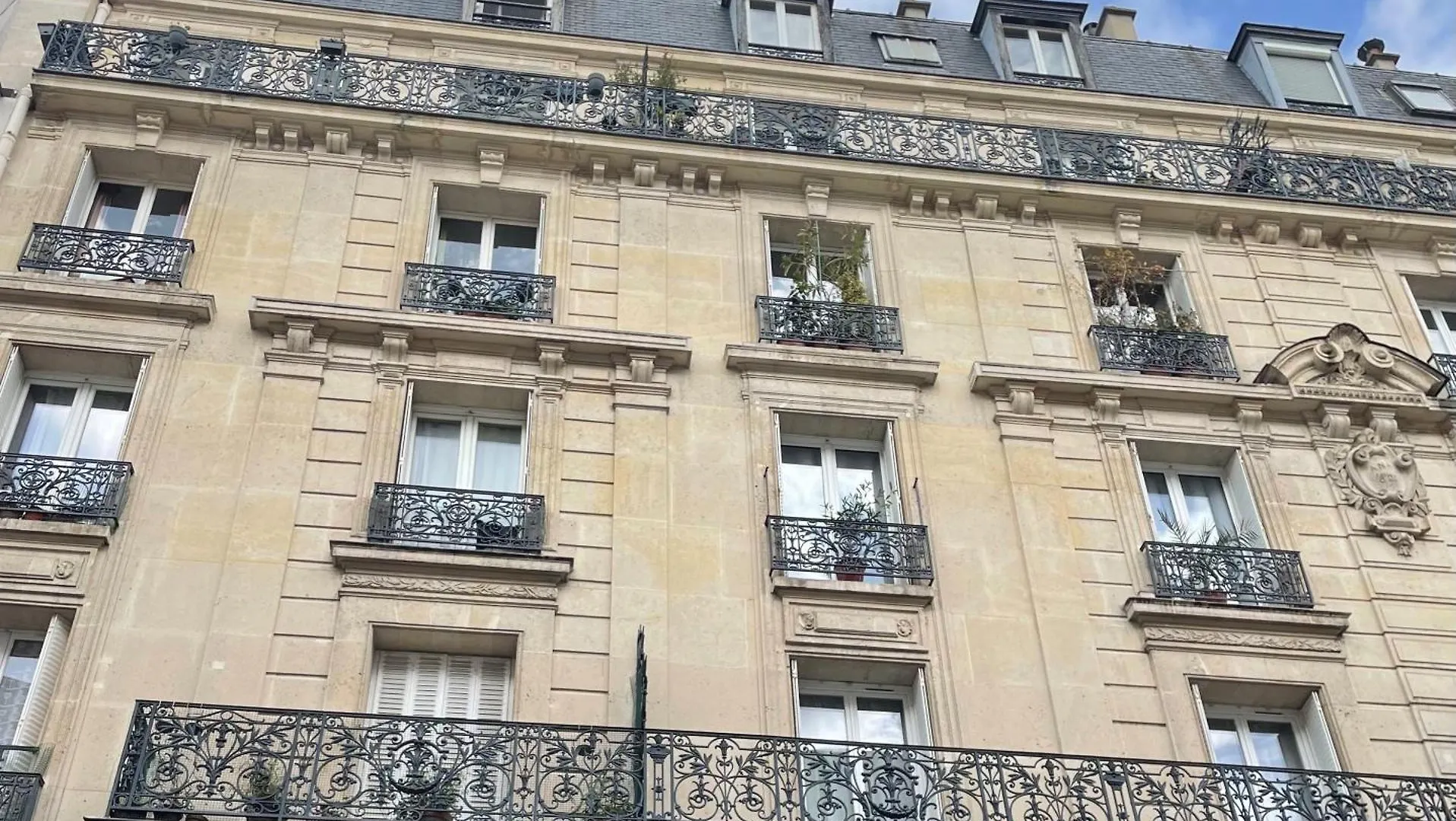 Apartment Spatious Charming Parisian Flat