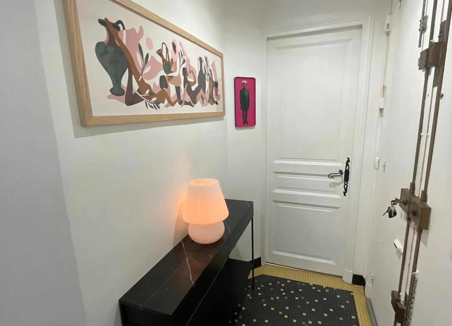 Spatious Charming Parisian Flat Apartment